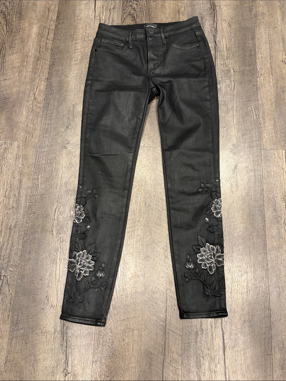 DRIFTWOOD Black Skinny Jeans with Floral Embroidery